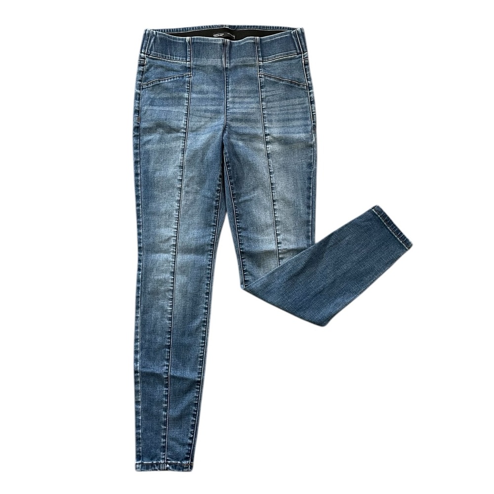 Y8- Medium Straight blue jean skinny jeans Vera wang size 8